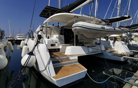 Lagoon 42