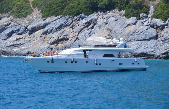 M/Y 85