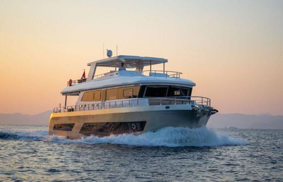 Custom Trawler 79