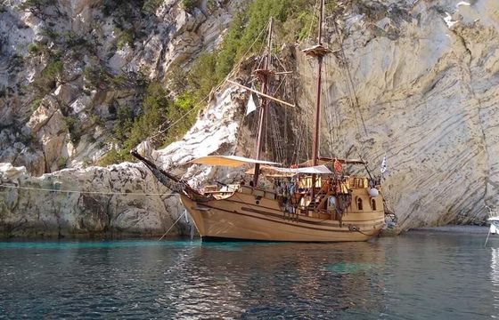 Custom Gallion 49'