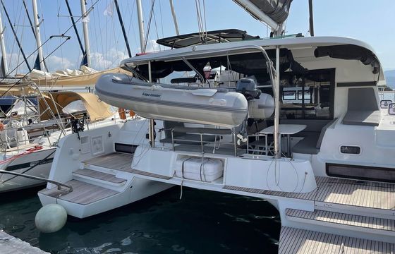 Lagoon 42