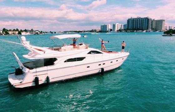 Ferretti Flybridge
