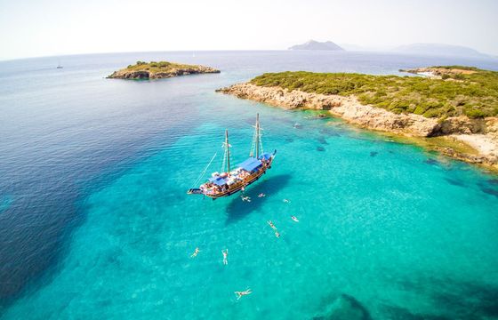 M/S Sailing Boat