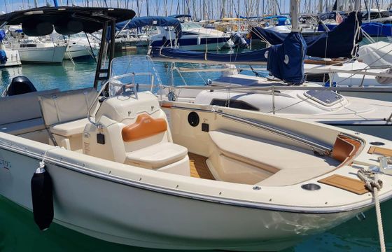Invictus Yachts 190