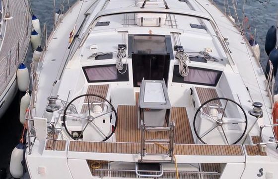 Beneteau Oceanis 48