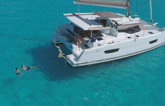 Fountaine Pajot Lucia 40