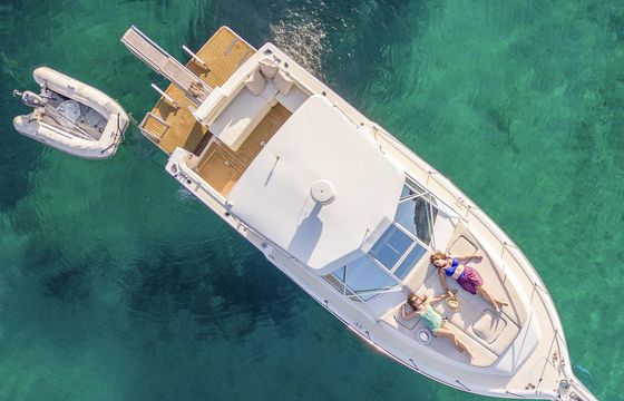 Tiara 33