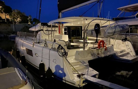 Lagoon 42
