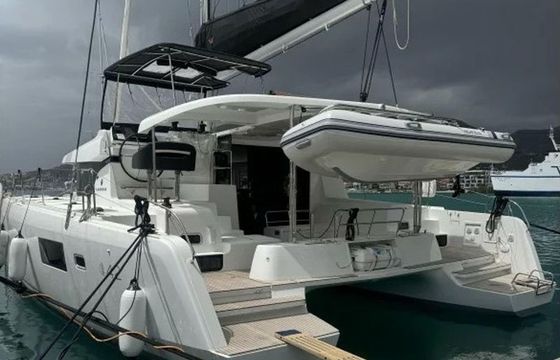 Lagoon 42