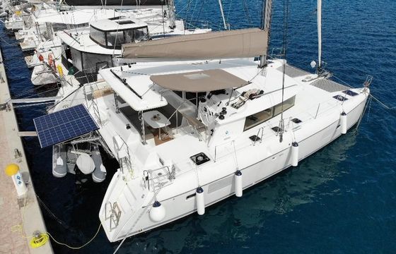 Lagoon 421