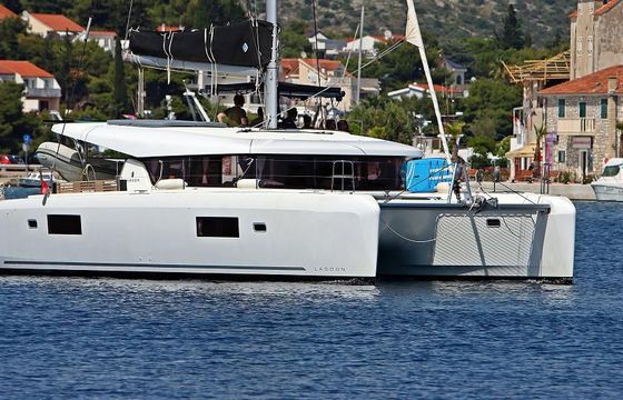 Lagoon 42