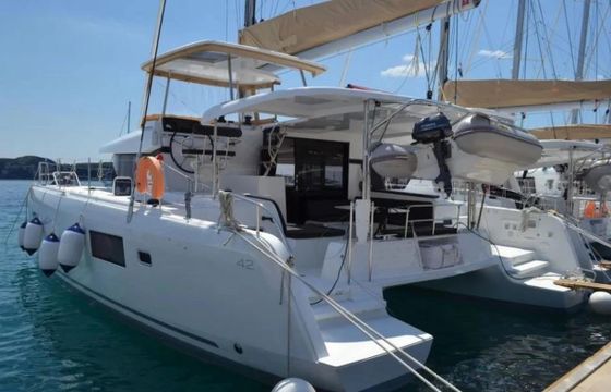 Lagoon 42