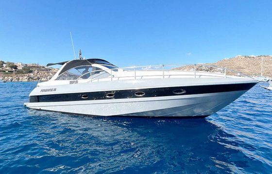Pershing 38