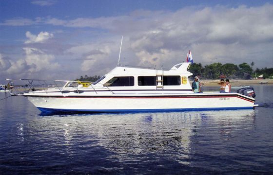M/B speed boat