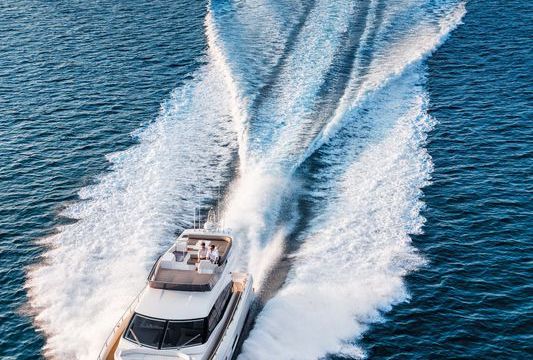 Ferretti 550