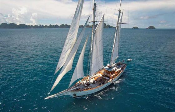 Phinisi Schooner