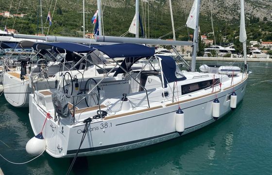 Beneteau Oceanis 38.1