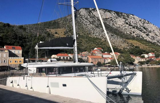 Lagoon 450F