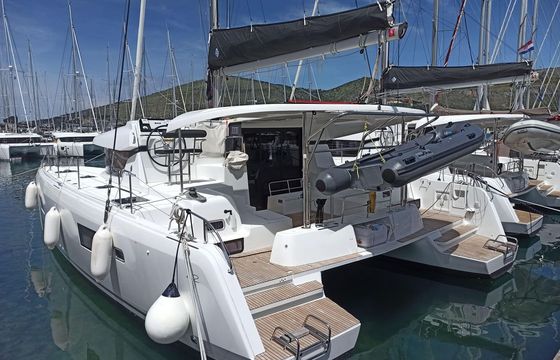 Lagoon 42
