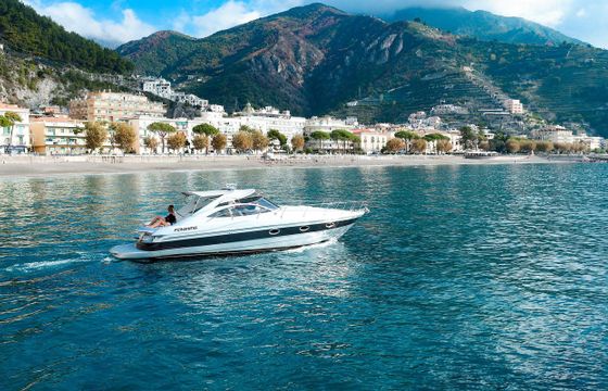 Pershing 37