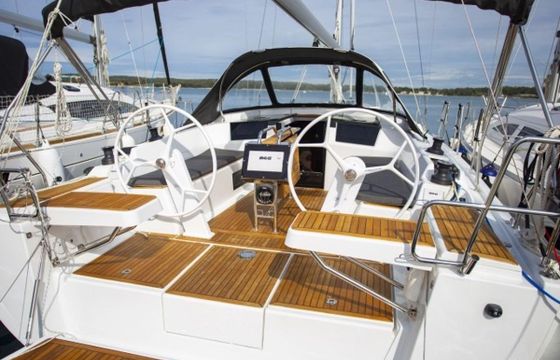 Hanse 388