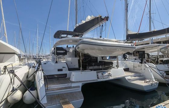 Lagoon 42