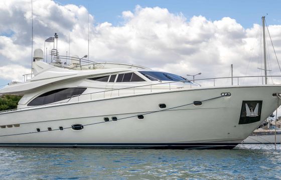 Ferretti 880