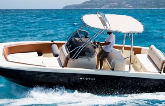 Invictus Yachts 240 FX