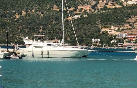 Ferretti 55