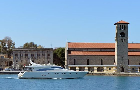 Ferretti 68