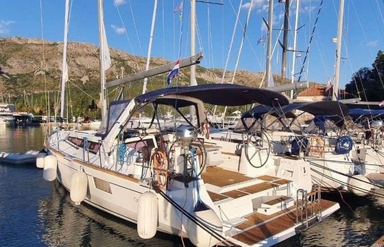 Beneteau Oceanis 48
