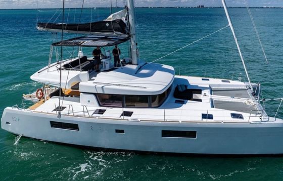 Lagoon 52