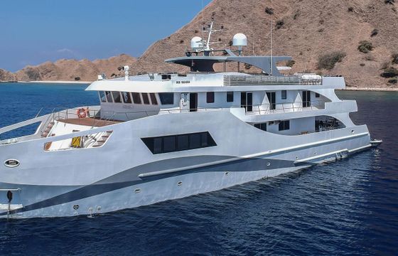 M/Y Custom