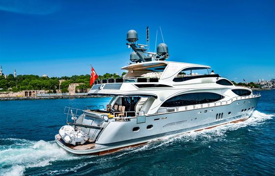 M/Y 105