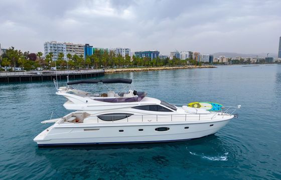 Ferretti 550