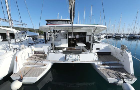 Lagoon 42