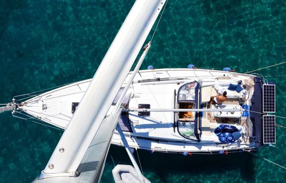 Jeanneau Sun Odyssey 42 Deck Saloon