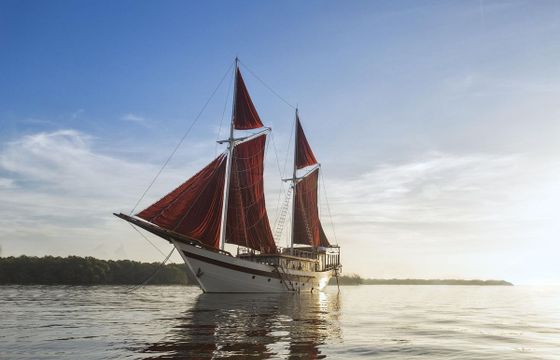 Phinisi Phinisi Boat