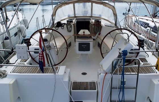 Beneteau Oceanis 43
