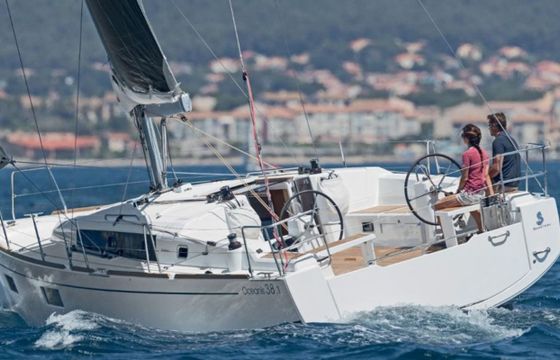 Beneteau Oceanis 38.1