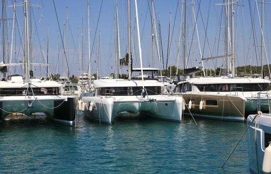 Lagoon 42