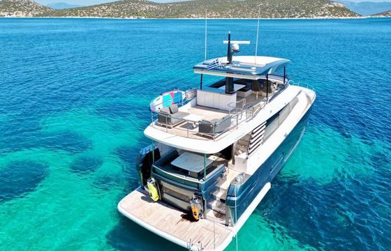 Azimut Magellano 66