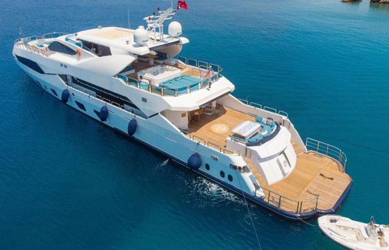 MOTORYACHT 138