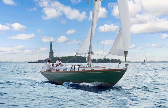 Hinckley Pilot 35