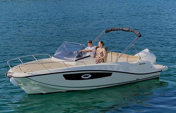 Quicksilver 675 Sundeck