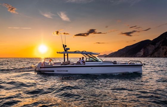 Axopar 37 Brabus Line Sun-Top