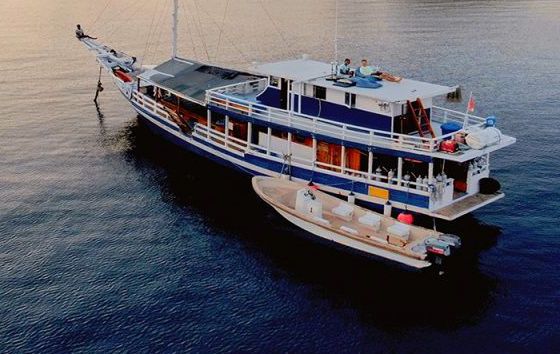 Traditional Phinisi Schooner 68