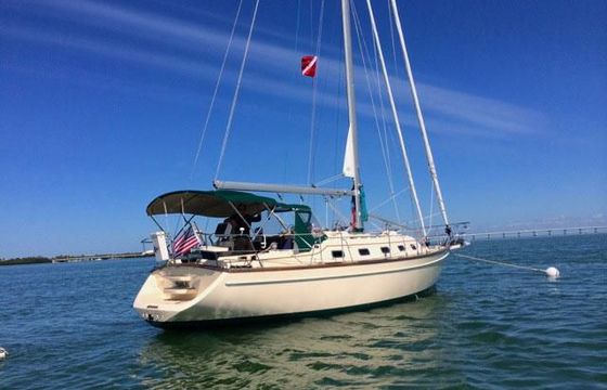 Island Packet Yachts 370