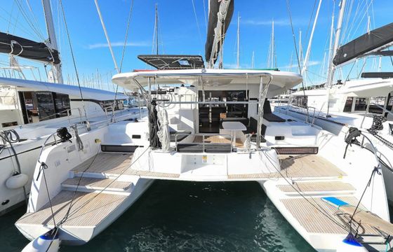 Lagoon 42