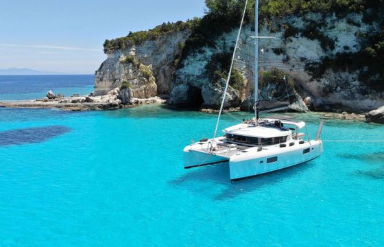Lagoon 42